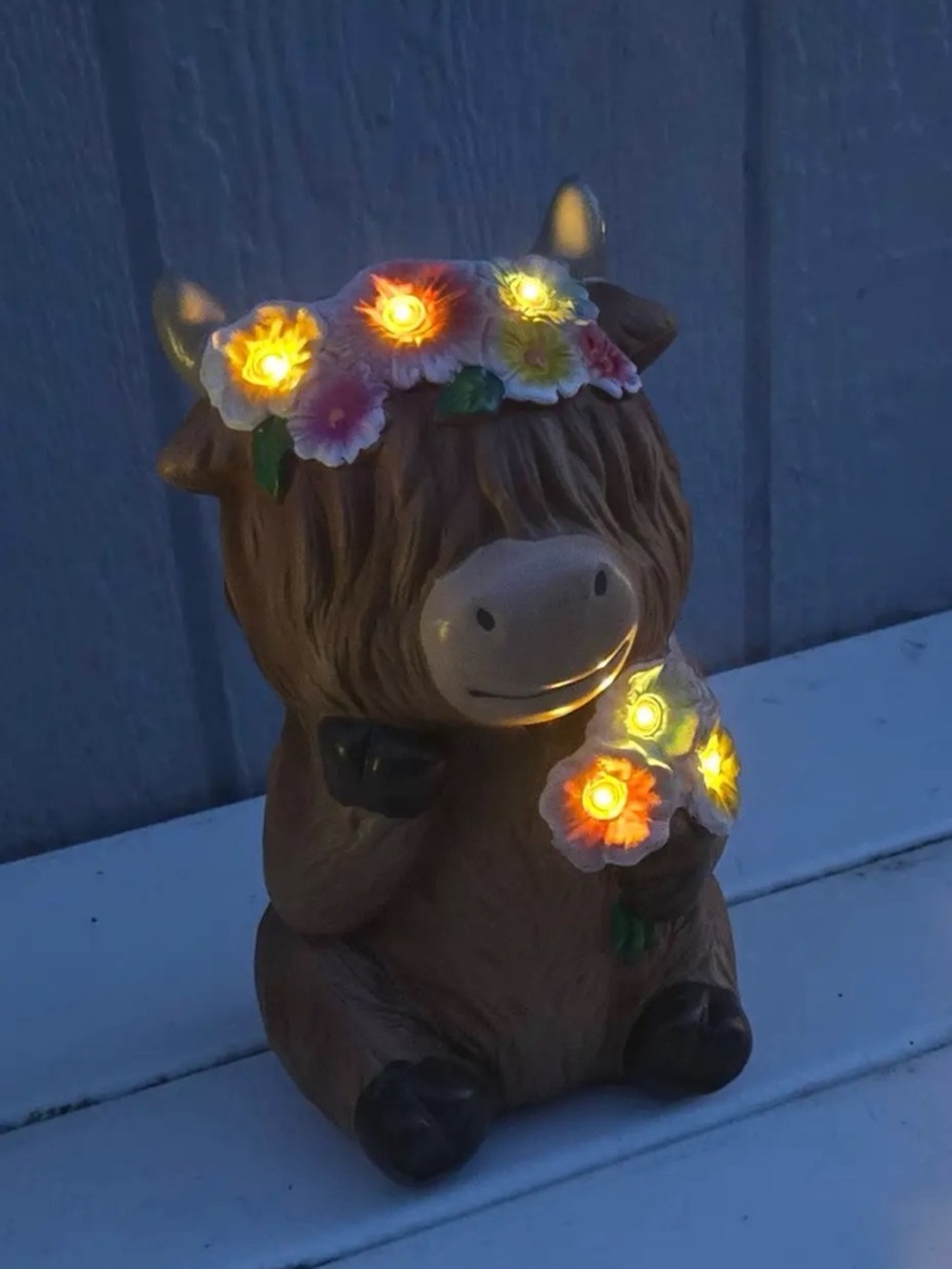 Belavi Solar Garden Highland Cow - Picture 4 of 4